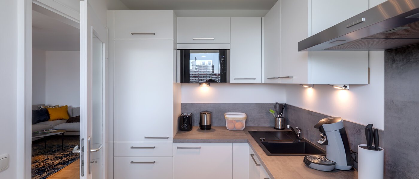 Wohnung München Schwabing (links der Leopoldstraße) 01 Küche 11029