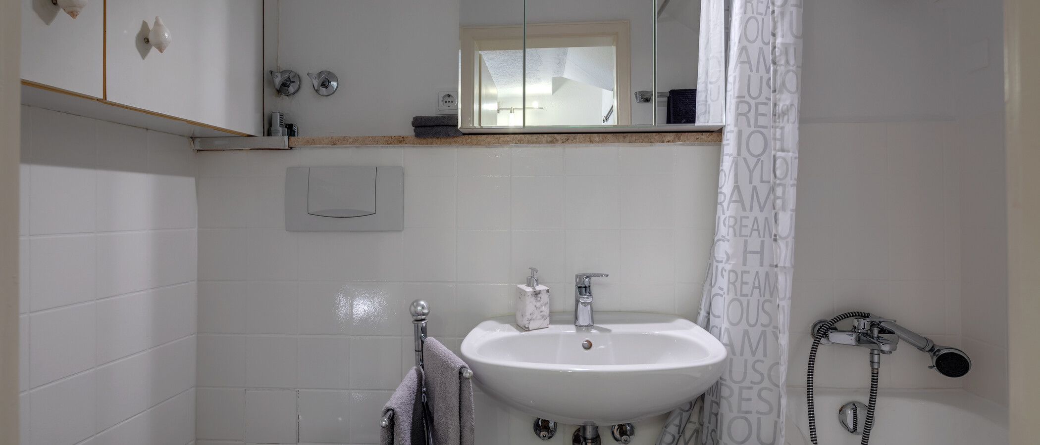 Wohnung München Waldtrudering 01 Badezimmer 11050