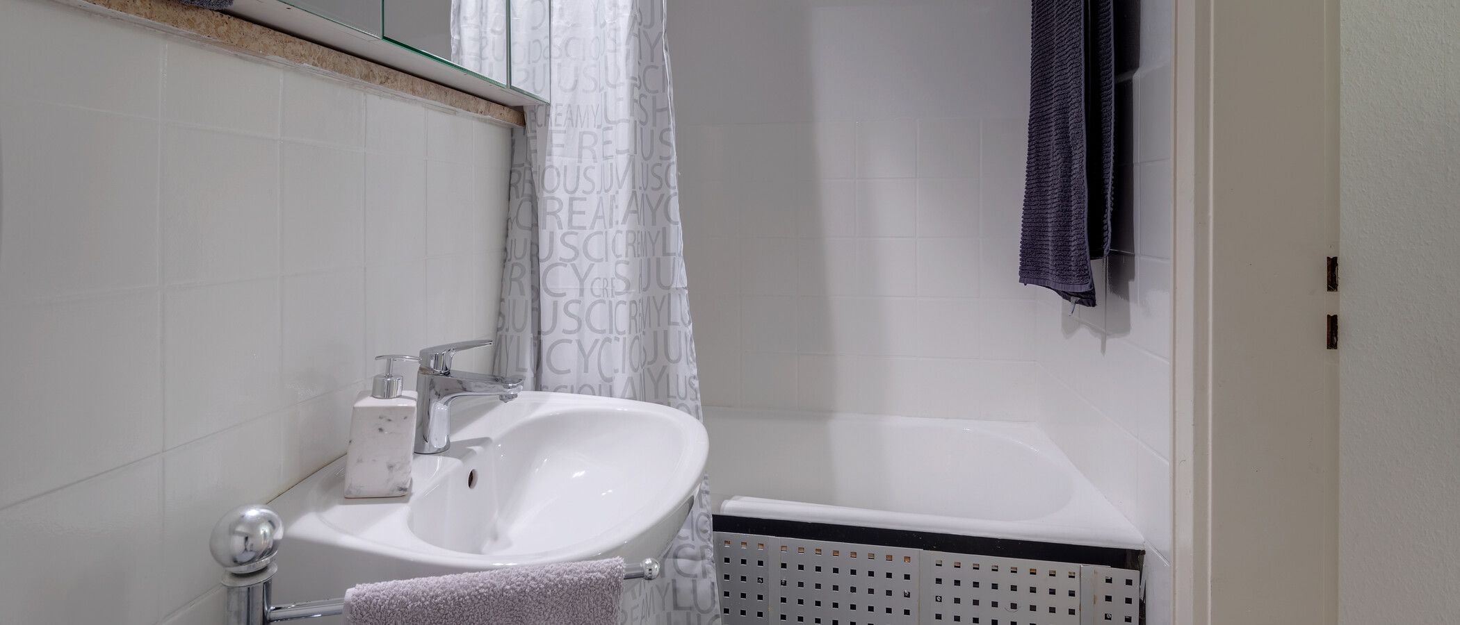 Wohnung München Waldtrudering 02 Badezimmer 11050