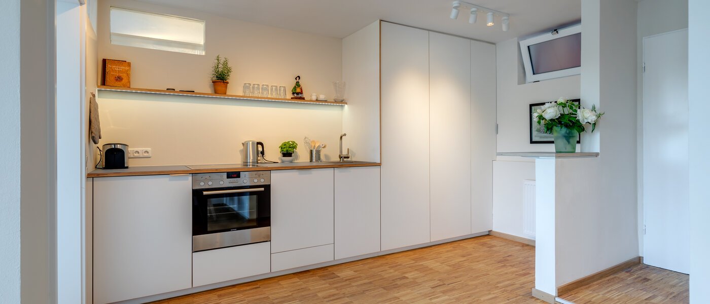 Dachterrassenwohnung München Bogenhausen 01 Küche 11076