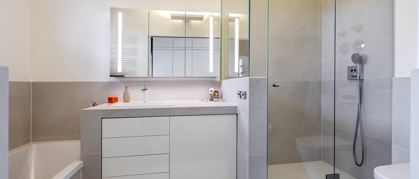 Dachterrassenwohnung München Arabellapark 01 Badezimmer 11226