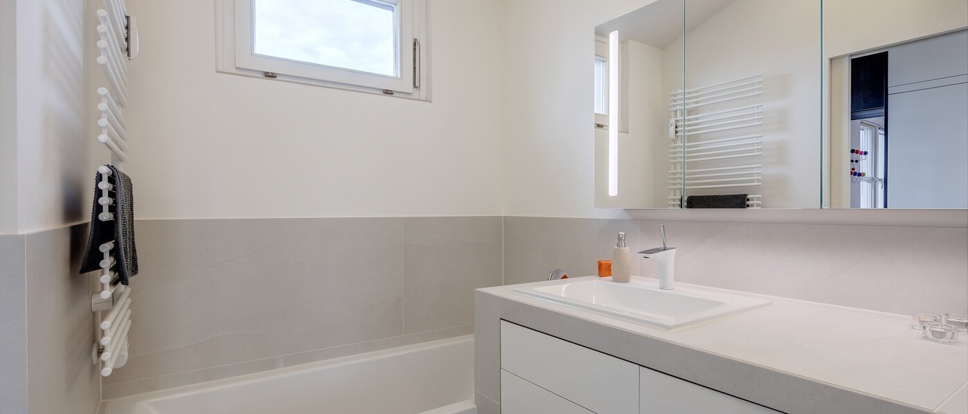 Dachterrassenwohnung München Arabellapark 03 Badezimmer 11226