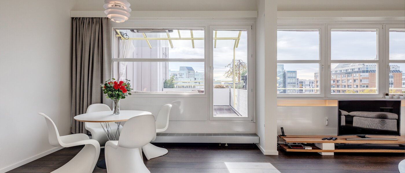 Dachterrassenwohnung München Arabellapark 02 Wohnbereich 11226