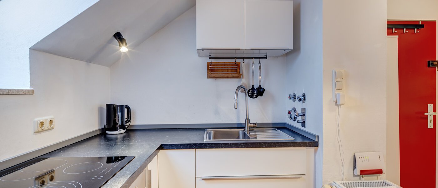 Dachterrassenwohnung München Schwabing-Nord (zw. Leopoldstraße & Englischen Garten) 03 Küche 11235