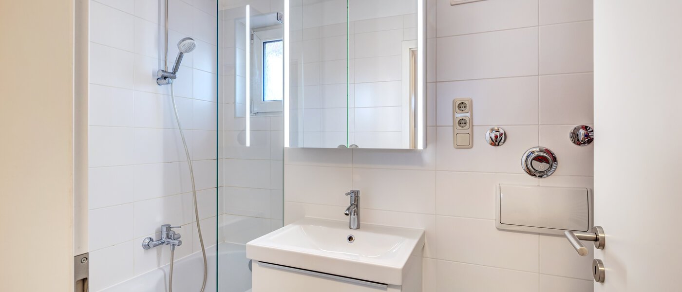 Dachterrassenwohnung München Schwabing-Nord (zw. Leopoldstraße & Englischen Garten) 01 Badezimmer 11235