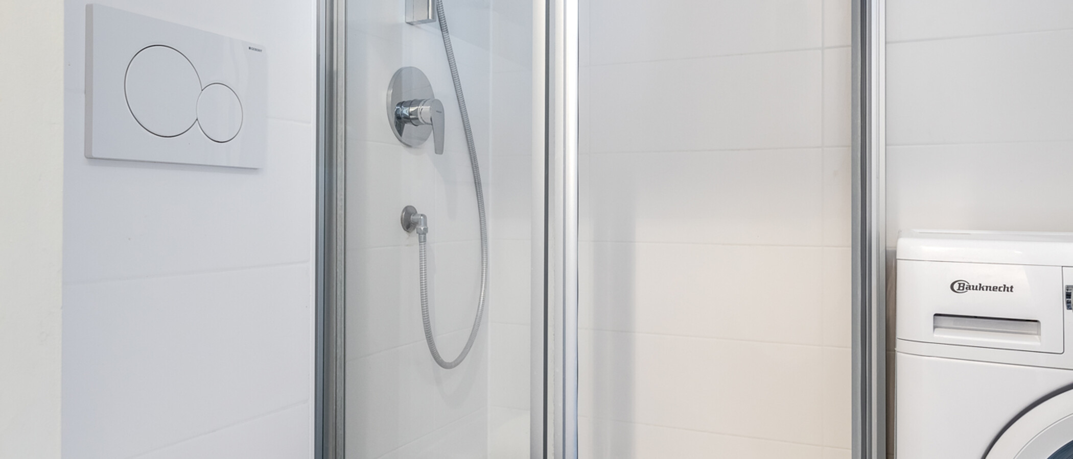 Apartment München Schwabing-West (rund um den Hohenzollernplatz) 03 Badezimmer 11346