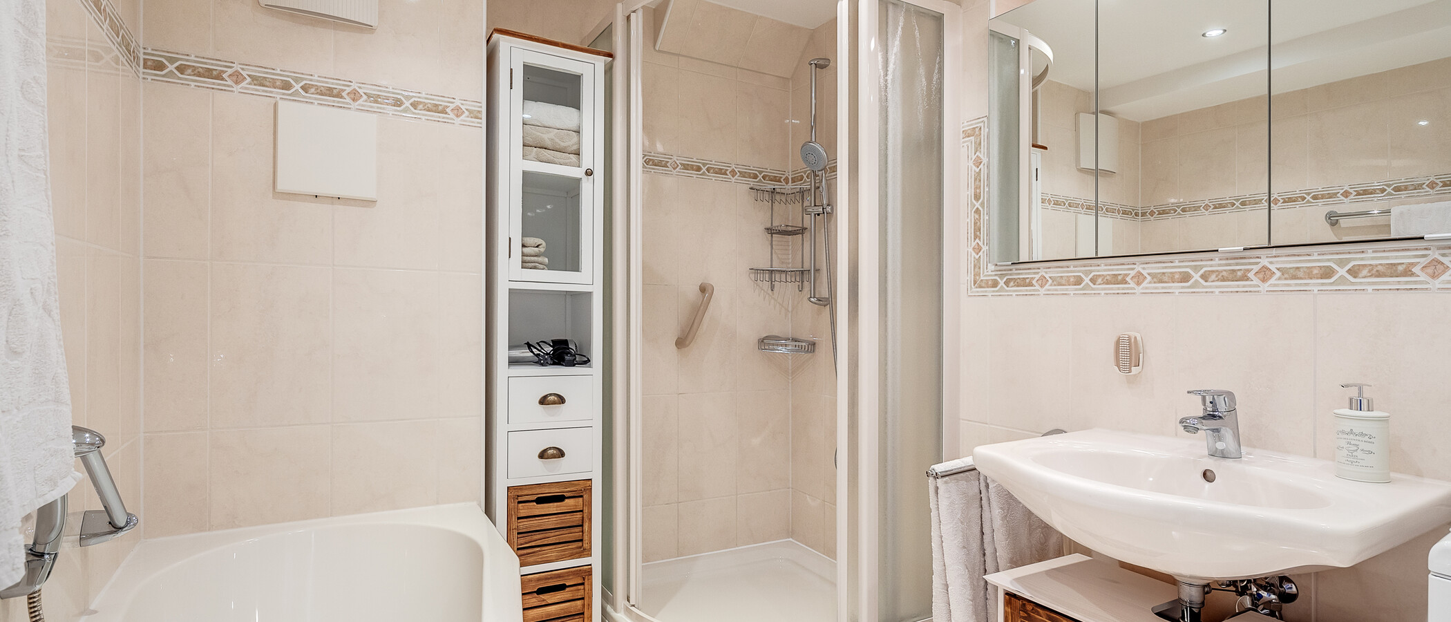 Galeriewohnung München Moosach 01 Badezimmer 11448