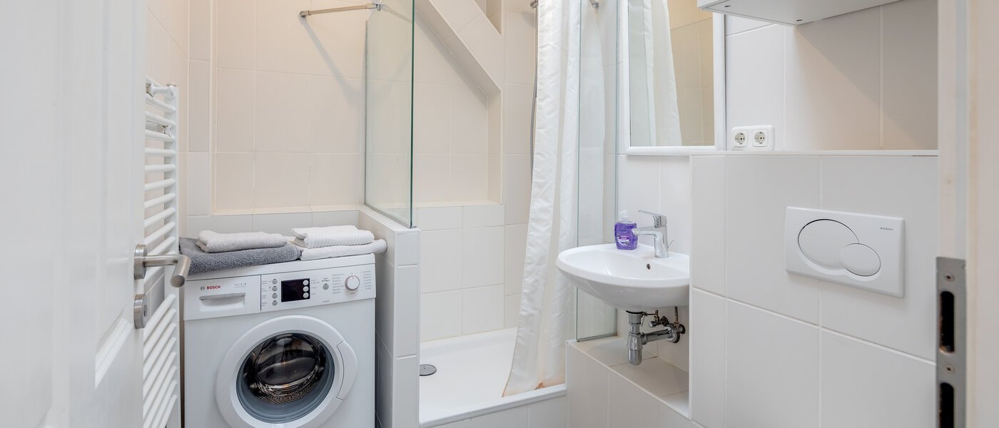 Dachgeschosswohnung München Schwanthalerhöhe 01 Badezimmer 11507