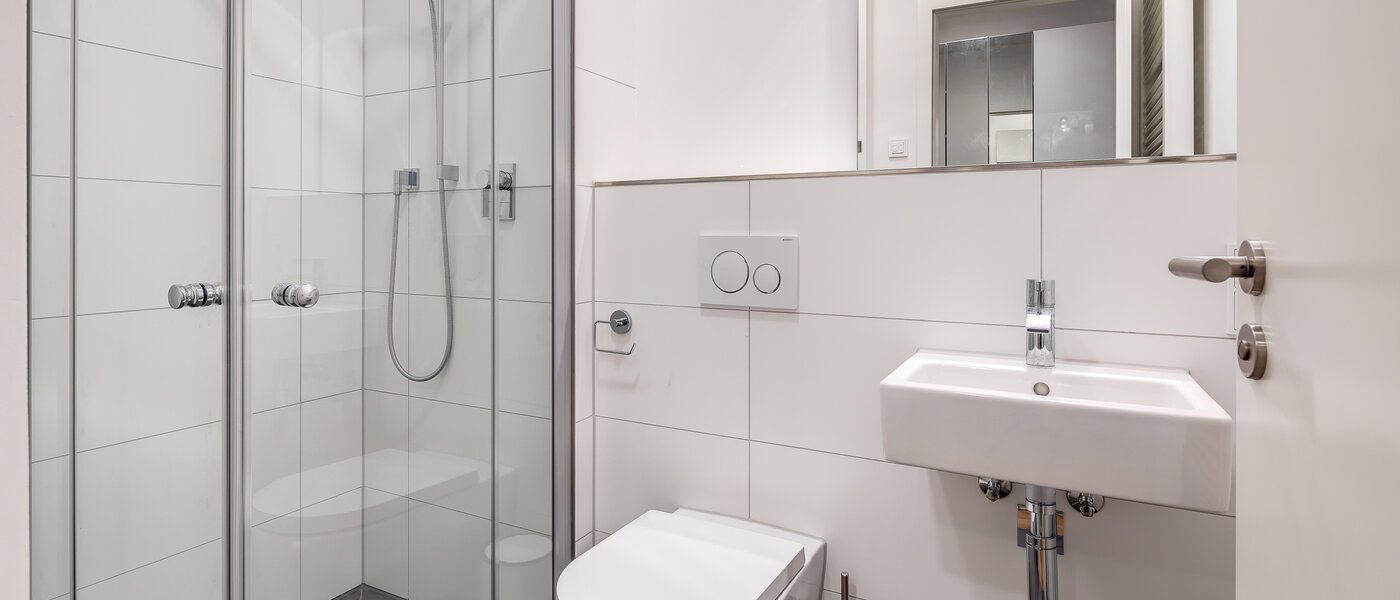 Wohnung München Bogenhausen 01 2. Badezimmer 11684