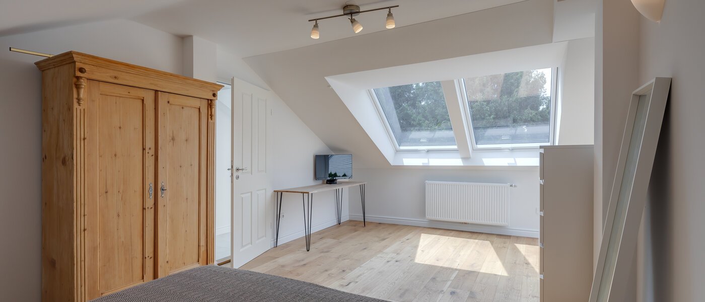 Dachgeschosswohnung Feldafing Tutzing 03 Schlafzimmer 11697