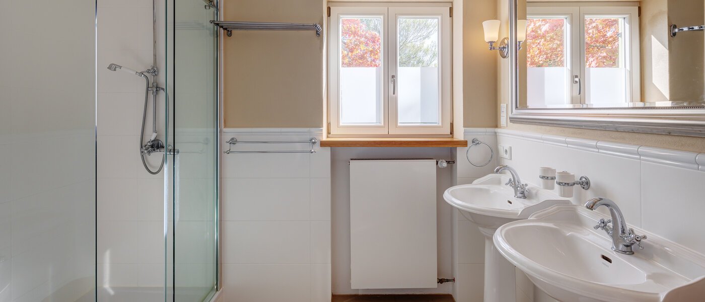 Gartenwohnung Feldafing 01 Badezimmer 11698