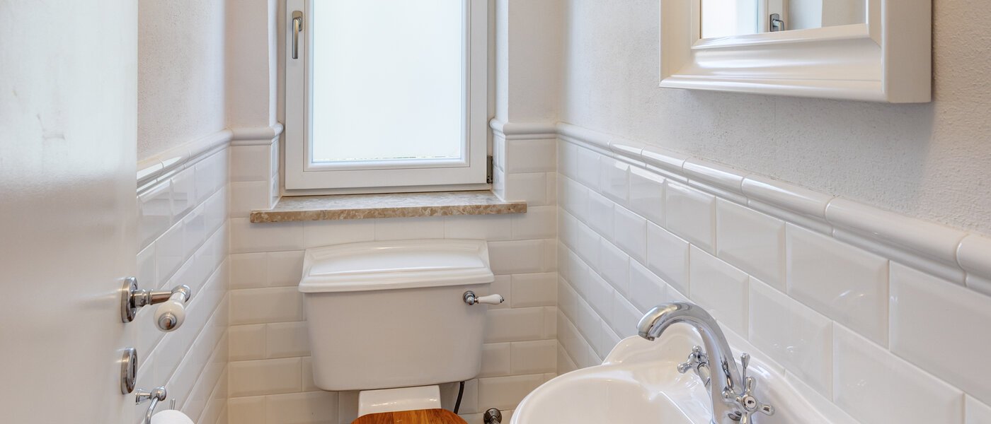 Gartenwohnung Feldafing 01 Gäste-WC 11698