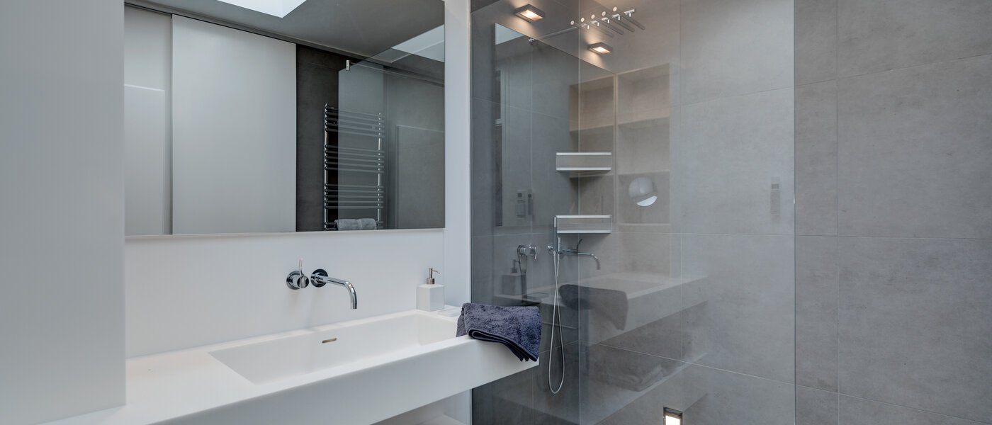 Dachterrassenwohnung München Westpark 01 Badezimmer 11808