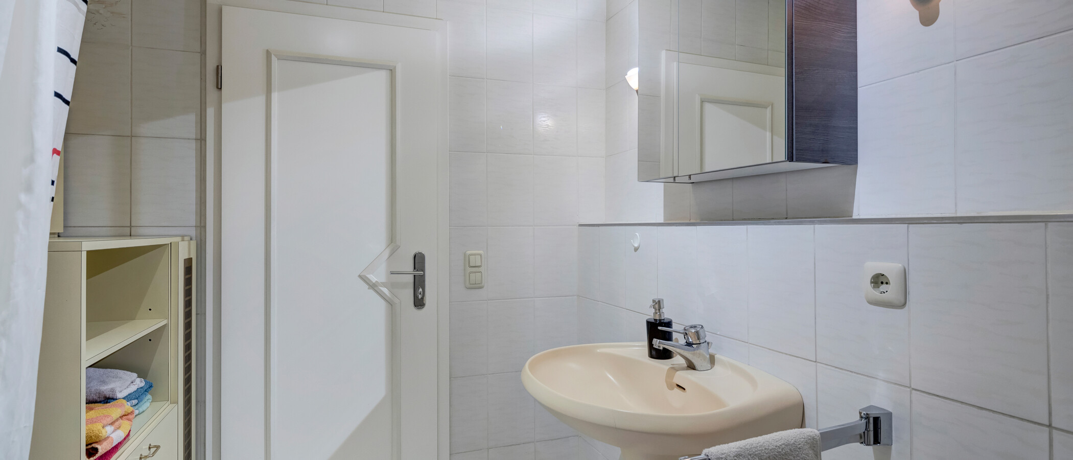Reihenmittelhaus München Moosach 01 2. Badezimmer 11852