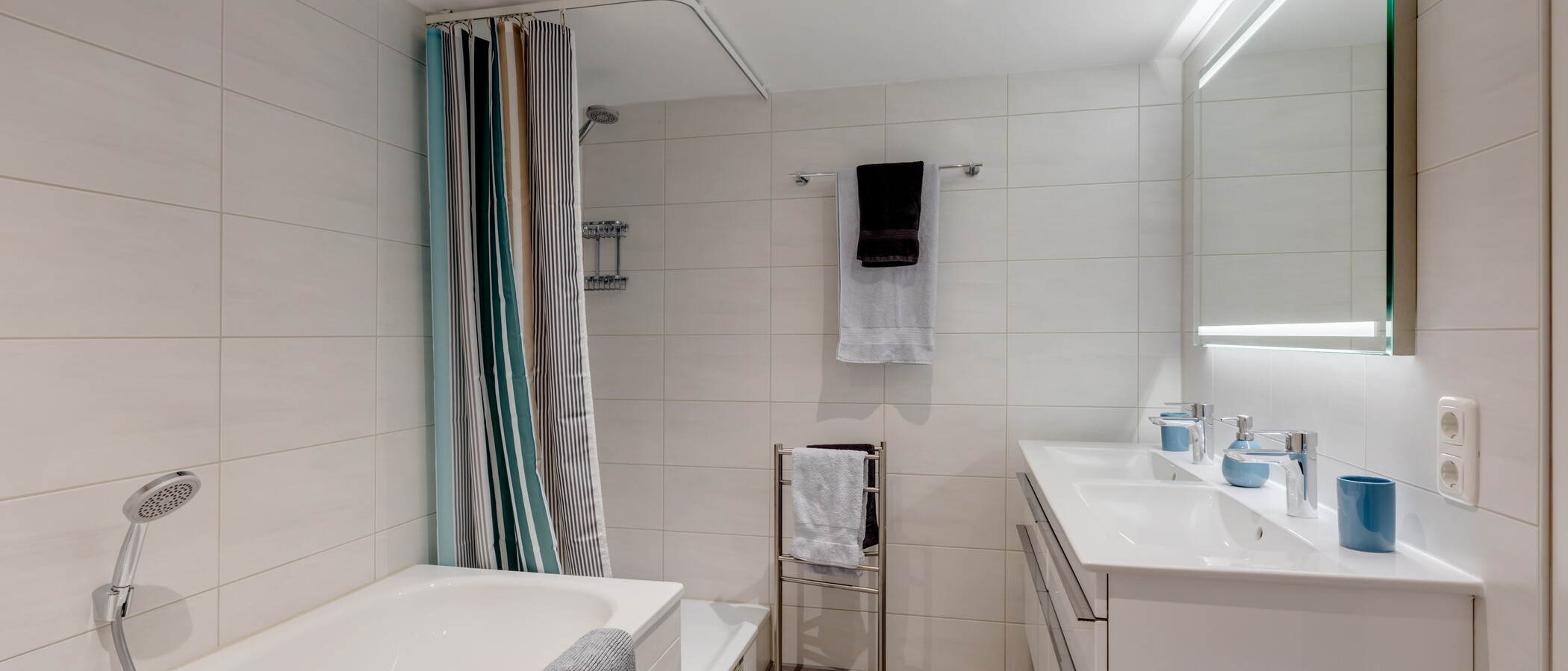 Bungalow Germering 02 2. Badezimmer 11857