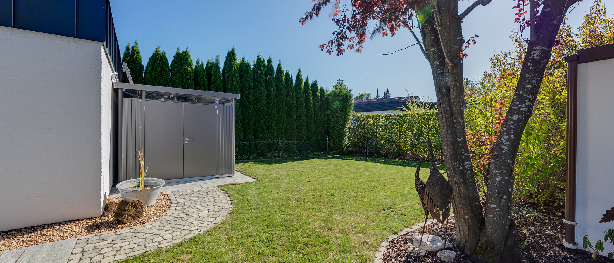 Bungalow Germering 05 Garten 11857