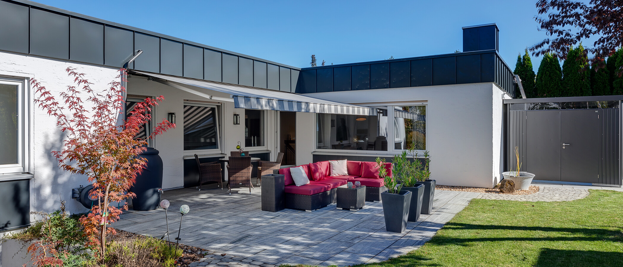 Bungalow Germering 01 Terrasse 11857