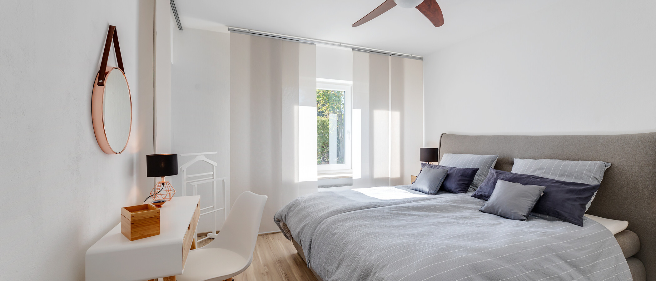 Bungalow Germering 01 Schlafzimmer 11857