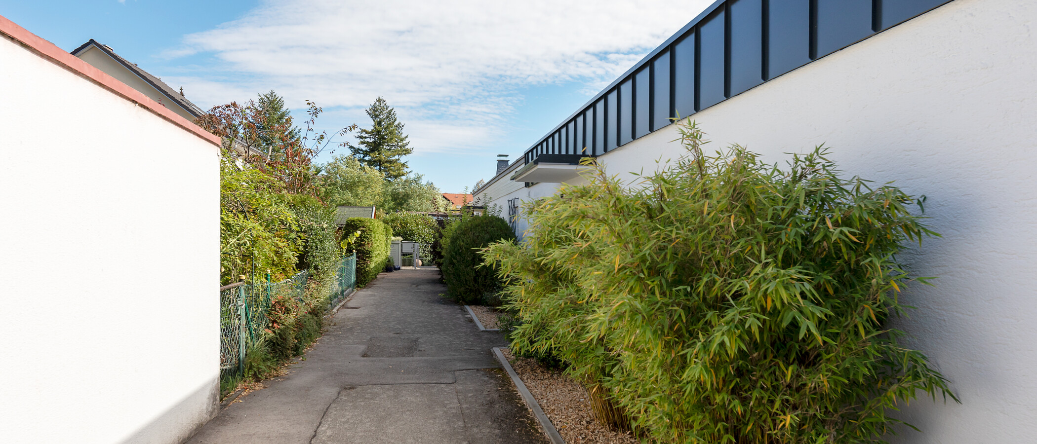 Bungalow Germering 01 Zuweg 11857