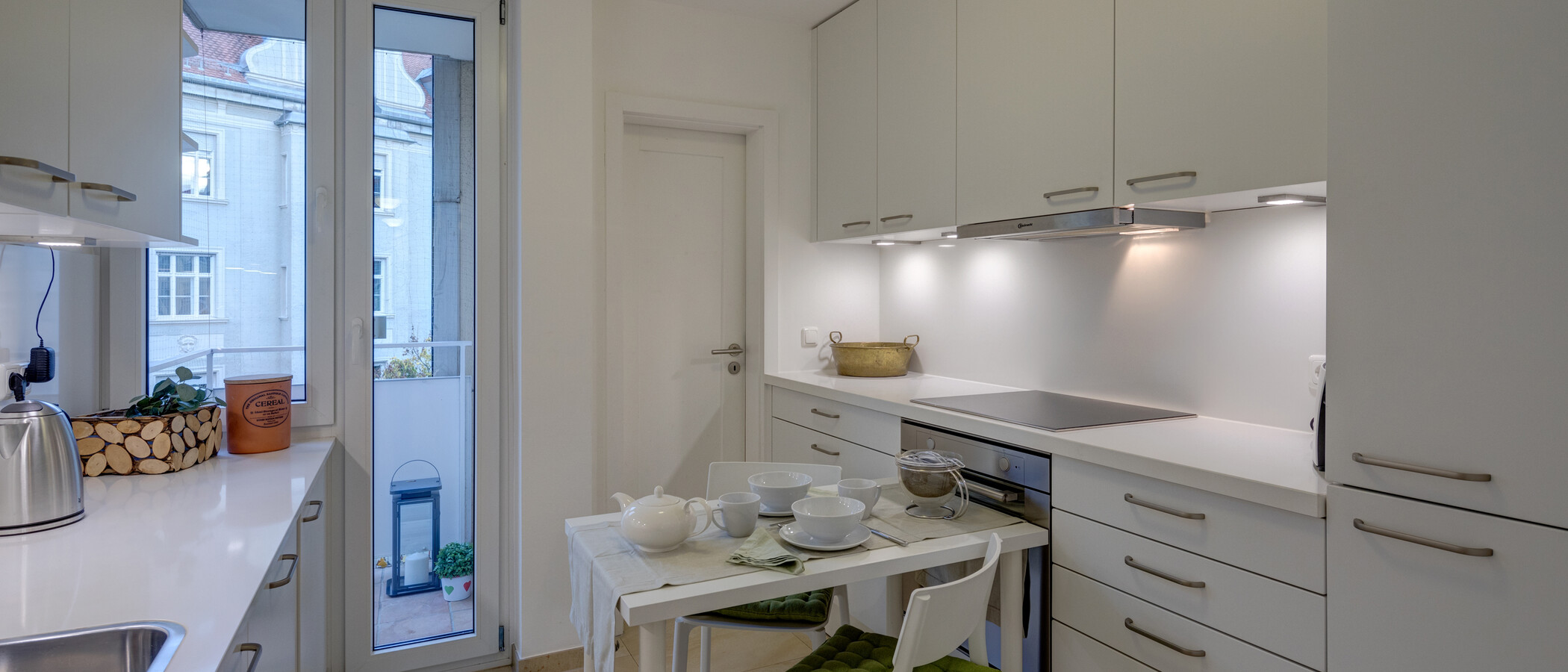 Wohnung München Schwabing (links der Leopoldstraße) 01 Küche 11895