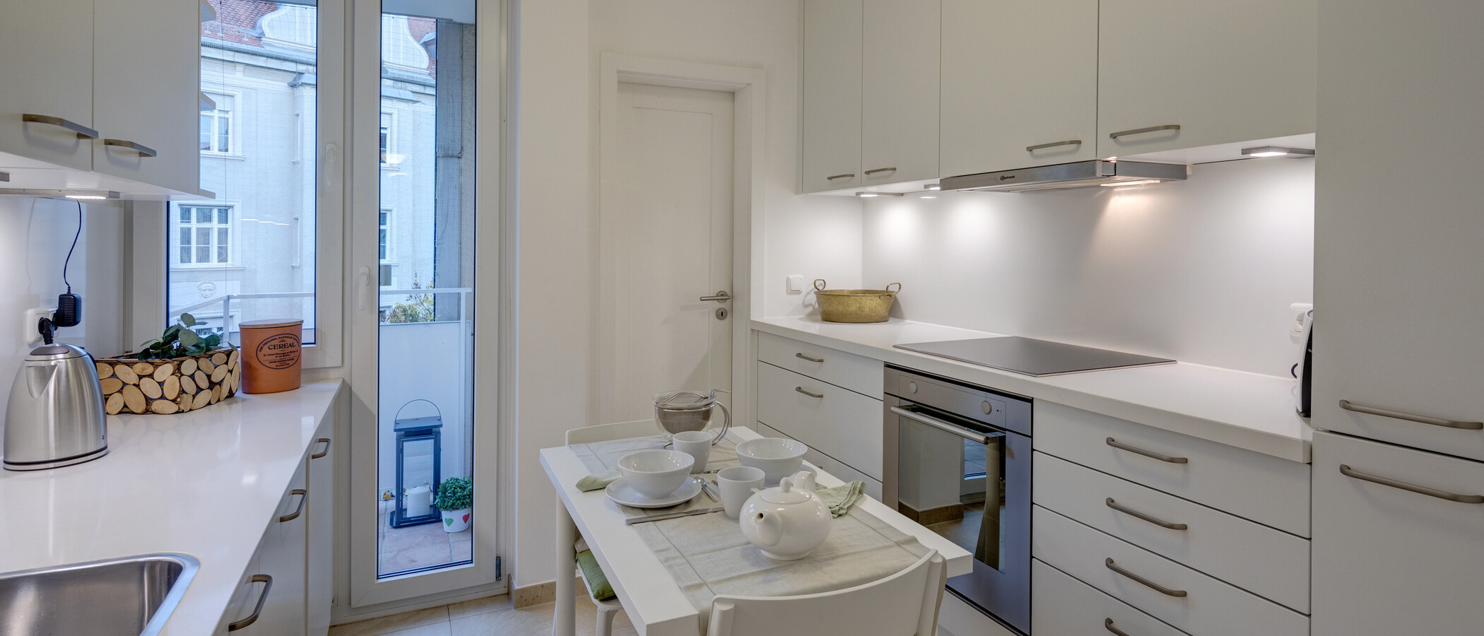 Wohnung München Schwabing (links der Leopoldstraße) 02 Küche 11895