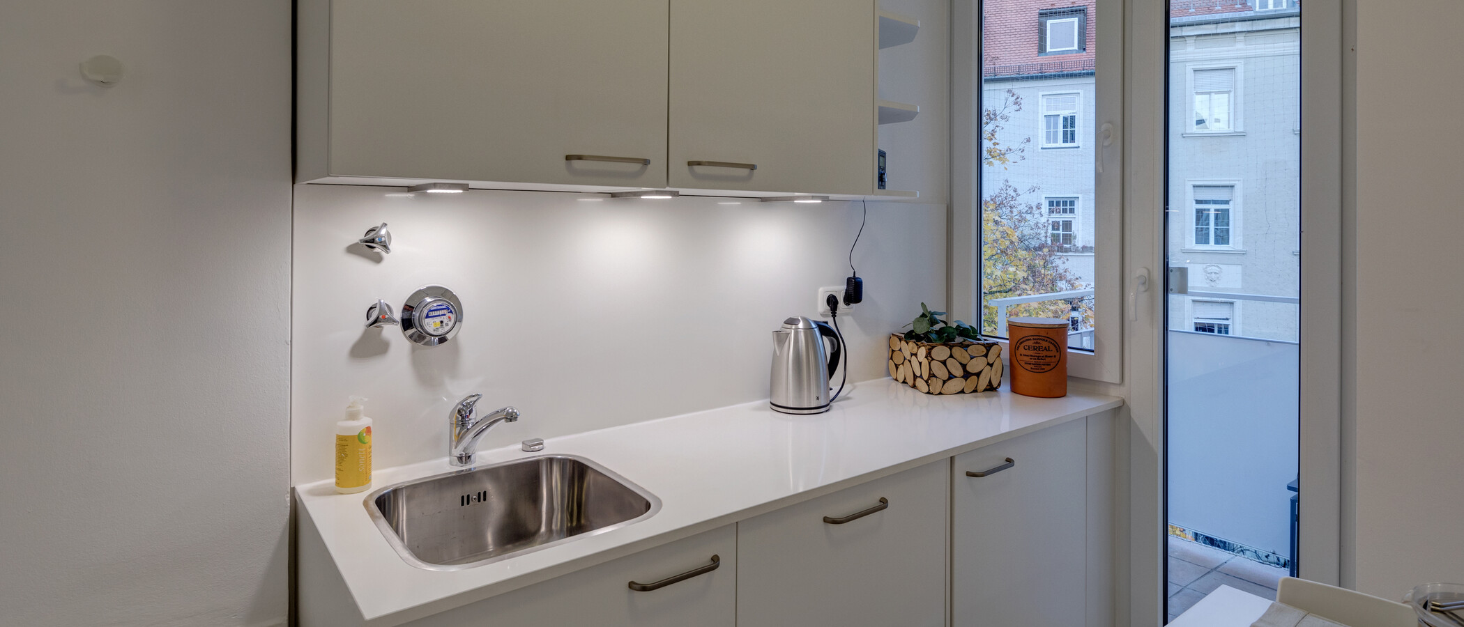 Wohnung München Schwabing (links der Leopoldstraße) 03 Küche 11895