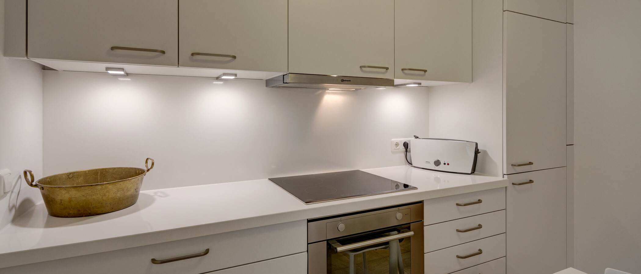 Wohnung München Schwabing (links der Leopoldstraße) 04 Küche 11895