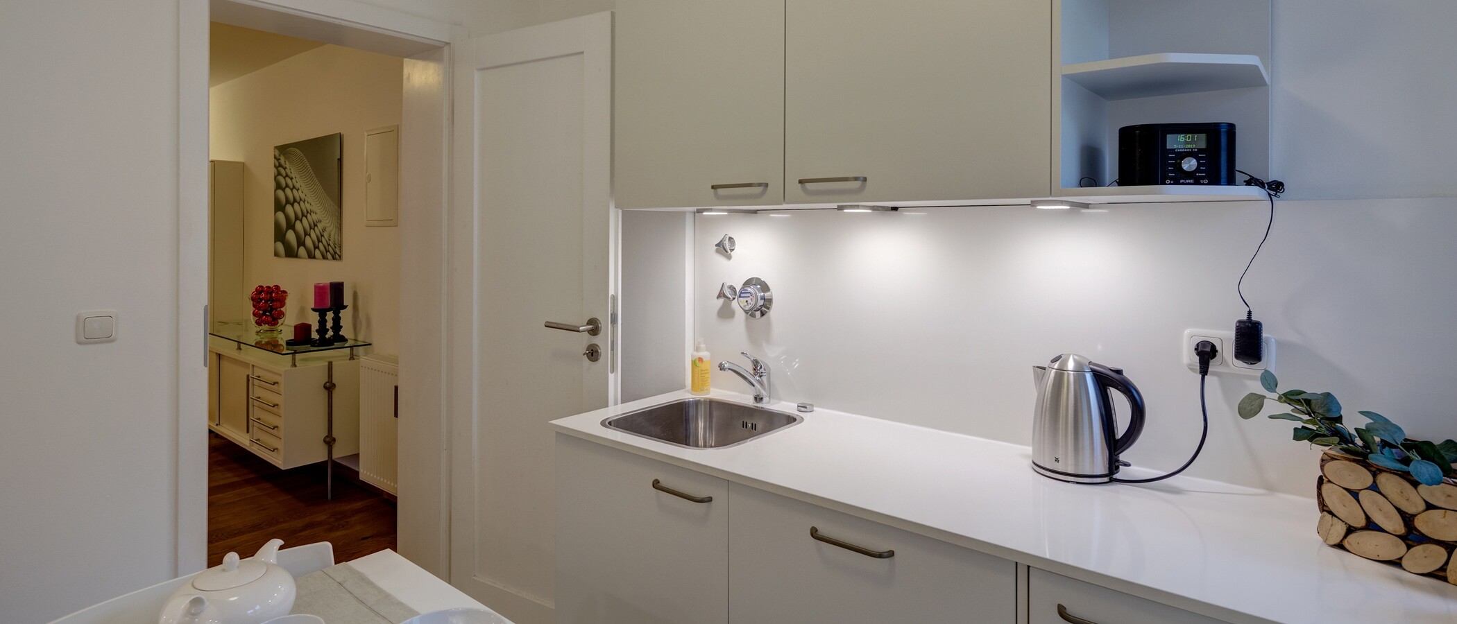 Wohnung München Schwabing (links der Leopoldstraße) 05 Küche 11895
