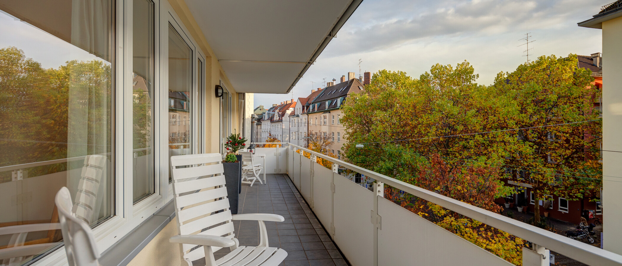 Wohnung München Schwabing (links der Leopoldstraße) 02 Balkon 11895