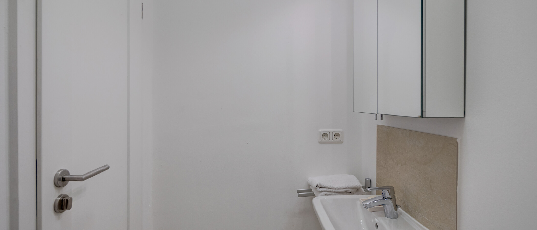 Wohnung München Schwabing (links der Leopoldstraße) 02 Gäste-WC 11895