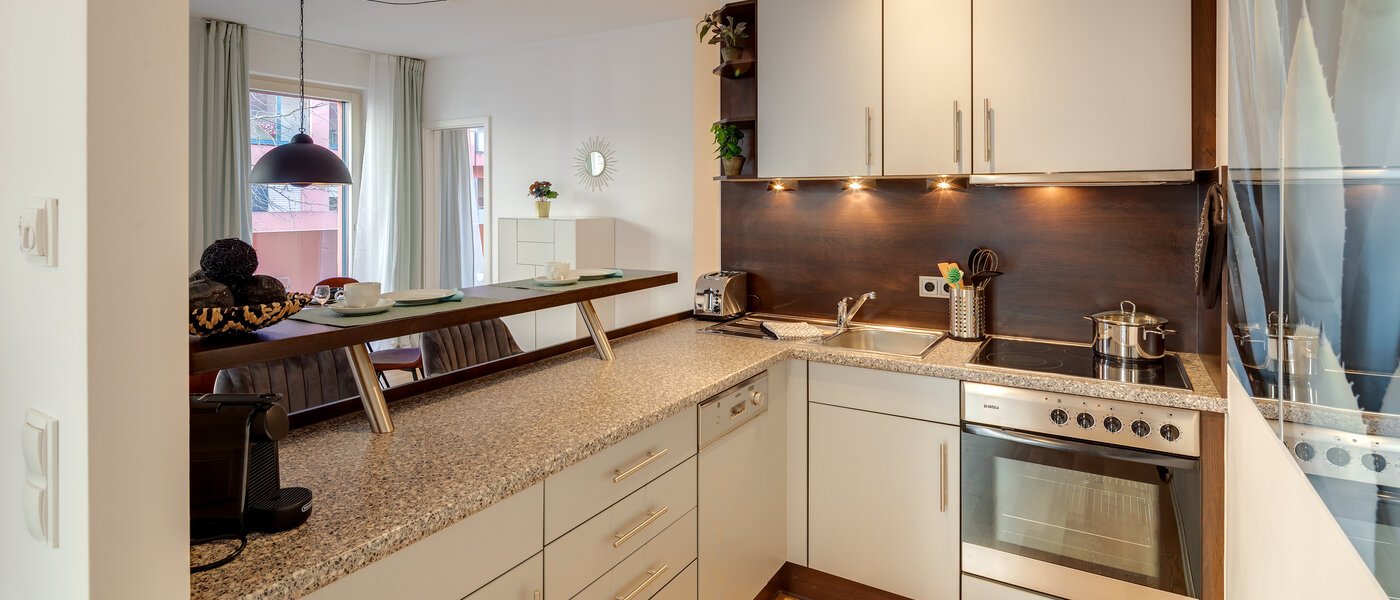 Wohnung München Schwabing (rechts der Leopoldstraße) 01 Küche 11920