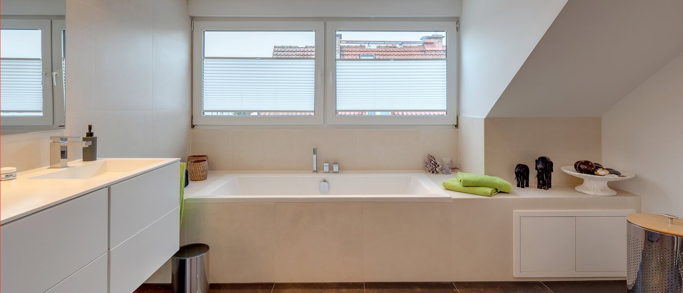 Dachgeschosswohnung München Lerchenau 01 Badezimmer 11948