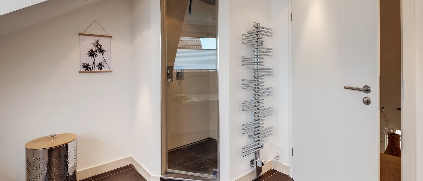 Dachgeschosswohnung München Lerchenau 03 Badezimmer 11948