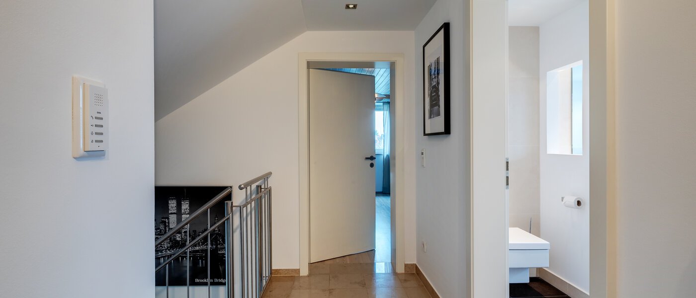 Dachgeschosswohnung München Lerchenau 01 Flur/Gang 11948