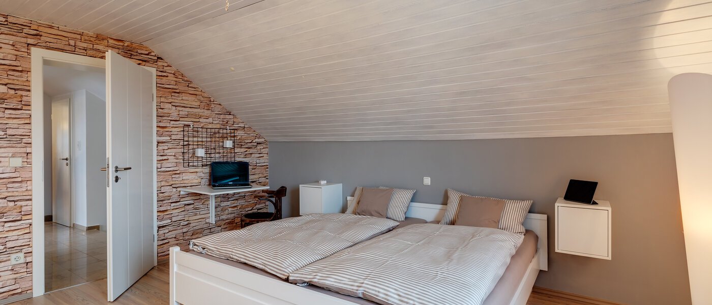 Dachgeschosswohnung München Lerchenau 01 Schlafzimmer 11948