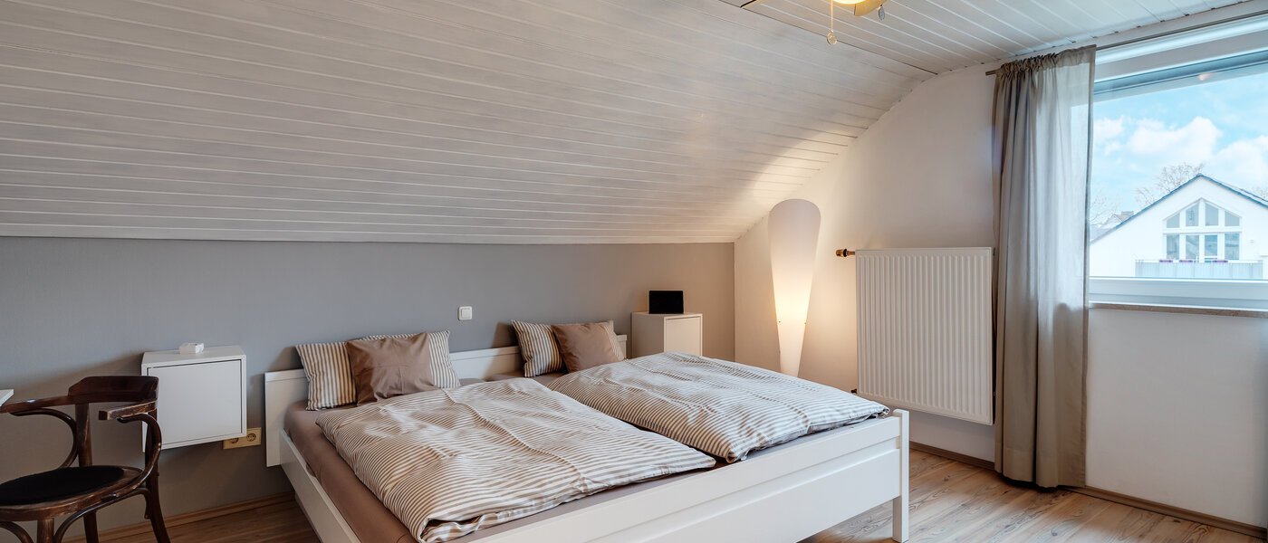 Dachgeschosswohnung München Lerchenau 02 Schlafzimmer 11948