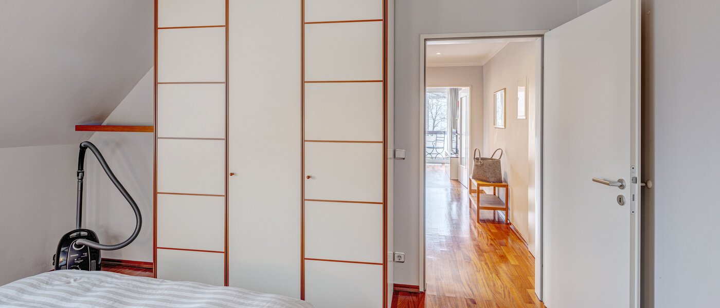 Dachgeschosswohnung München Oberföhring 03 Schlafzimmer 1206