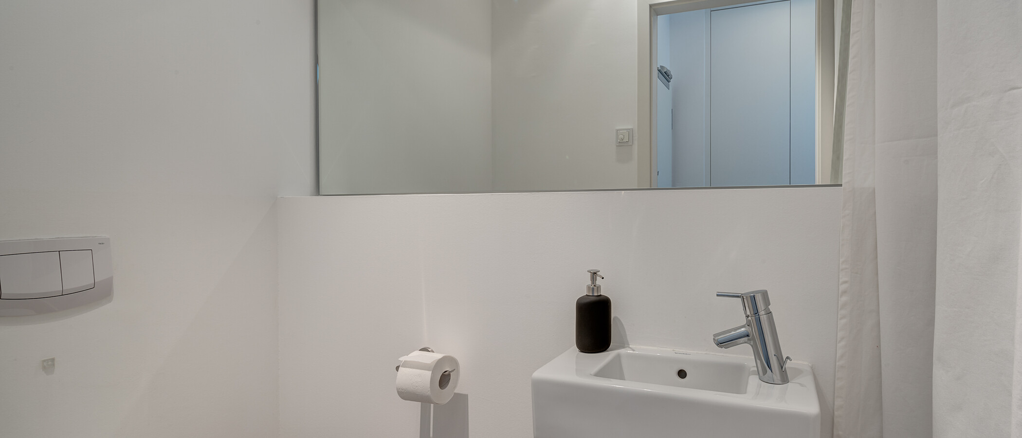 Wohnung München Schwabing-West 01 Gäste-WC 12272