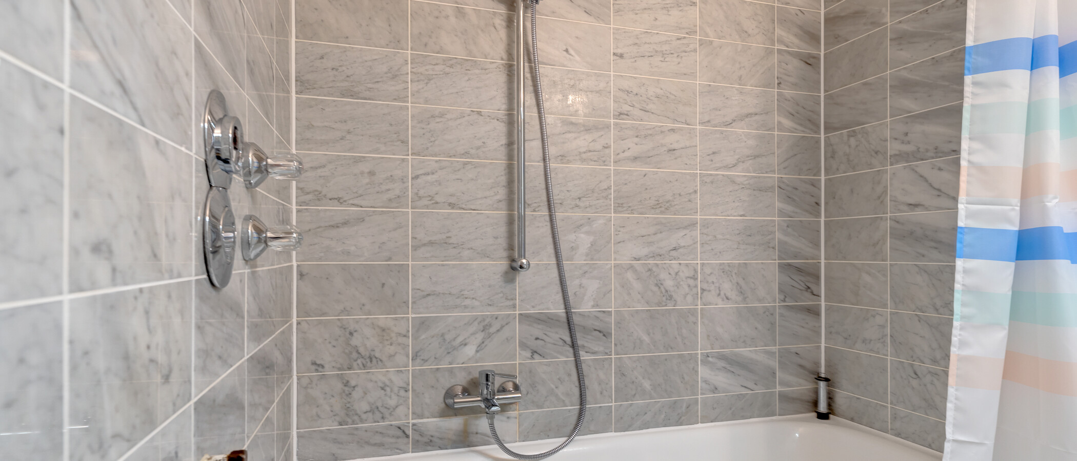Wohnung München Bogenhausen 01 Badezimmer 12300