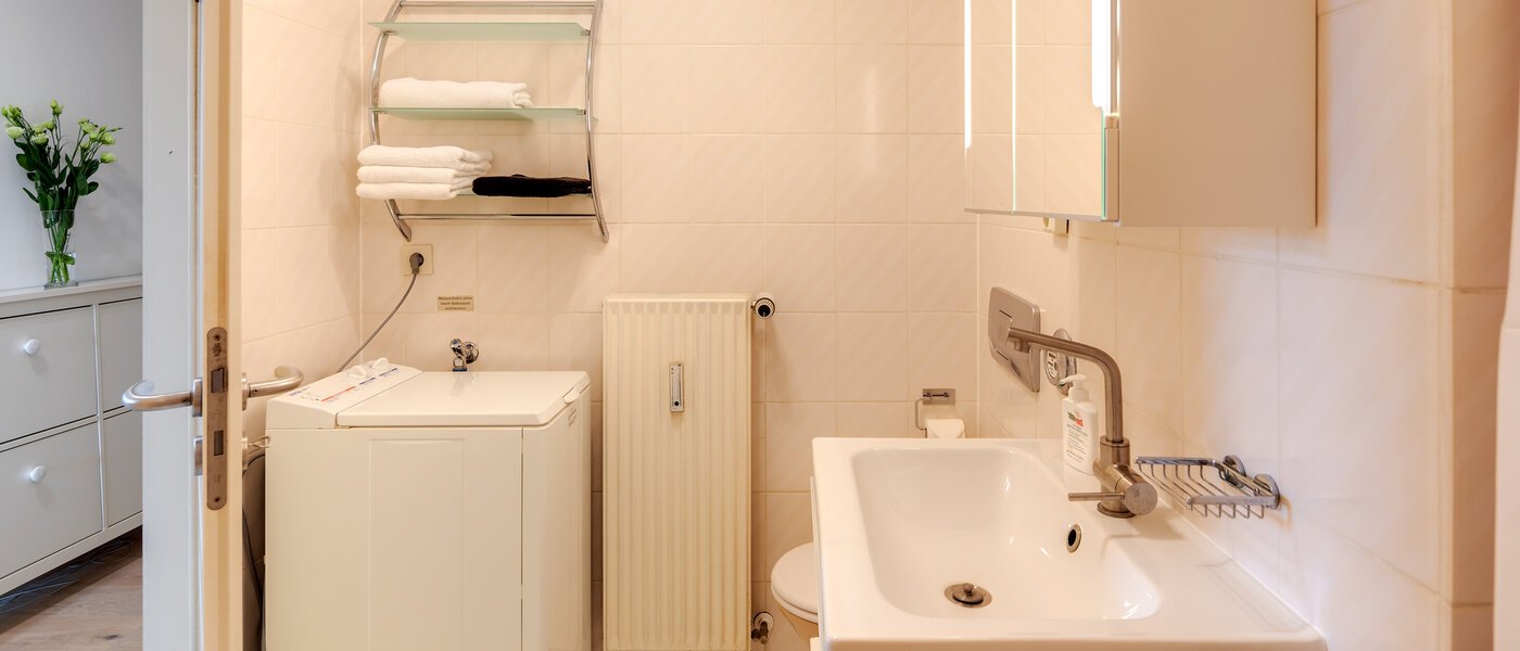 Dachgeschosswohnung München Obergiesing 03 Badezimmer 12328
