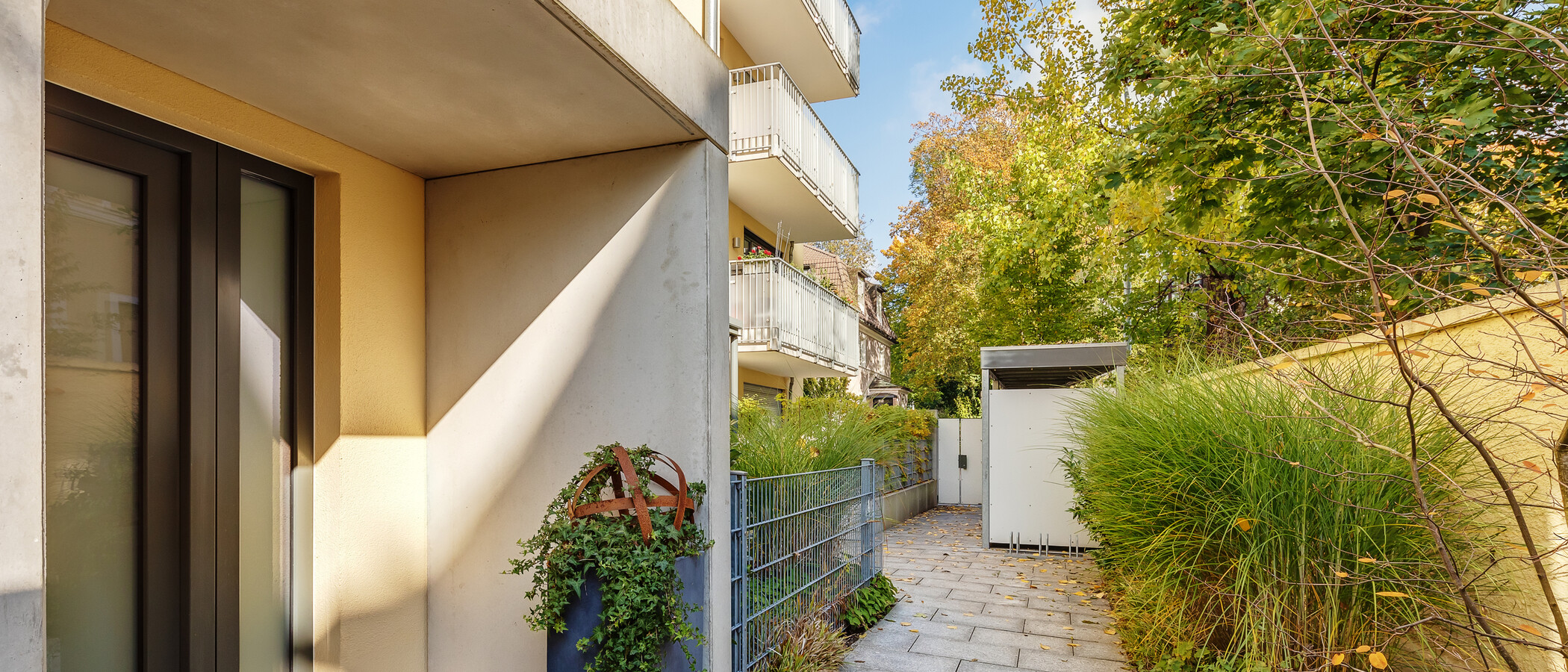 Gartenwohnung München Schwabing (rechts der Leopoldstraße) 03 Innenhof 12380