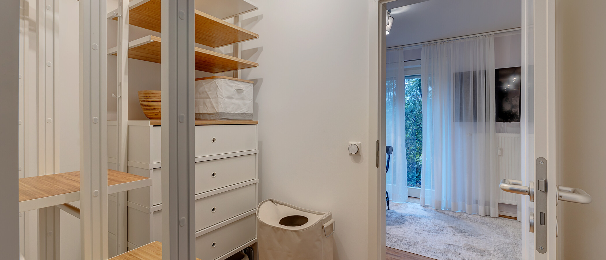Wohnung München Schwanthalerhöhe 02 Ankleide 12426