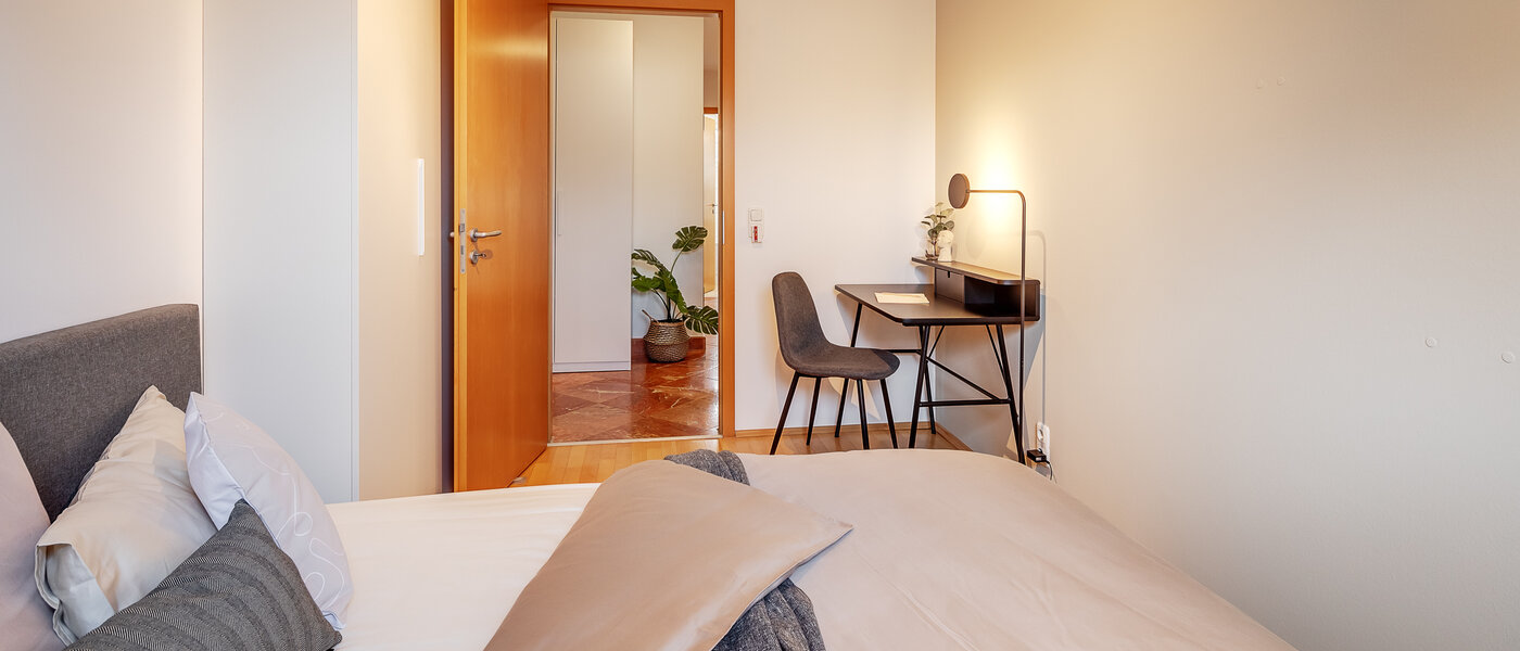 Wohnung München Westpark 03 2. Schlafzimmer	 12461