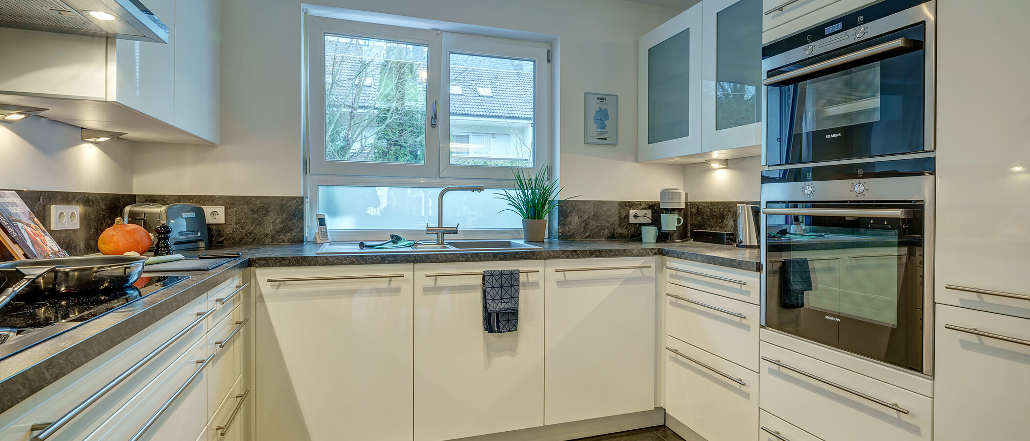 Reihenmittelhaus Baldham Vaterstetten 01 Küche 12473