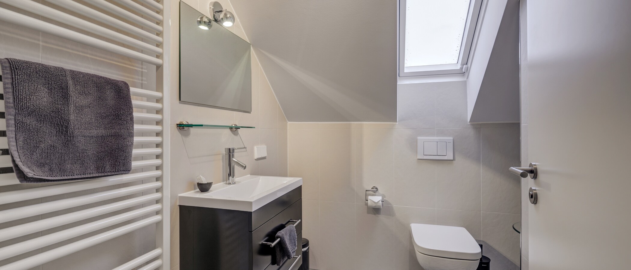 Reihenmittelhaus Baldham Vaterstetten 01 2. Badezimmer 12473