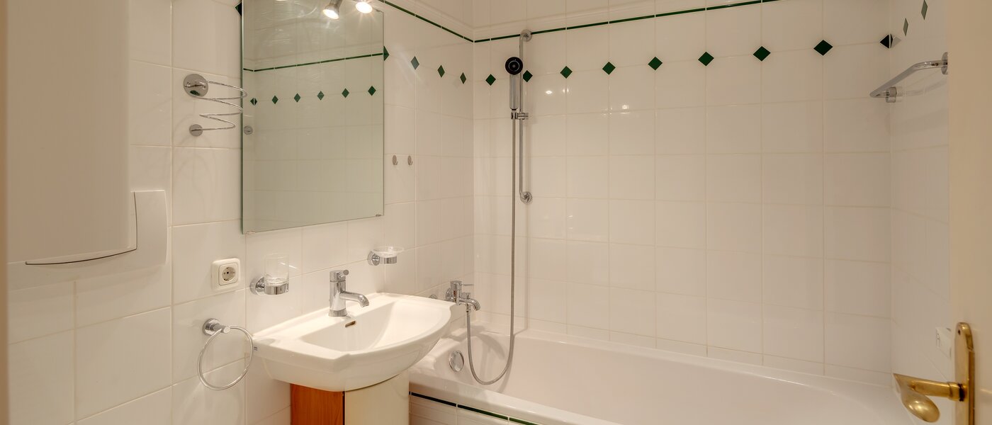Wohnung München Harlaching 01 Badezimmer 12493