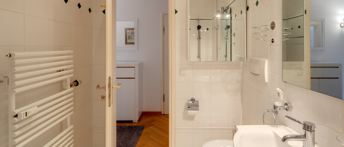 Wohnung München Harlaching 02 Badezimmer 12493