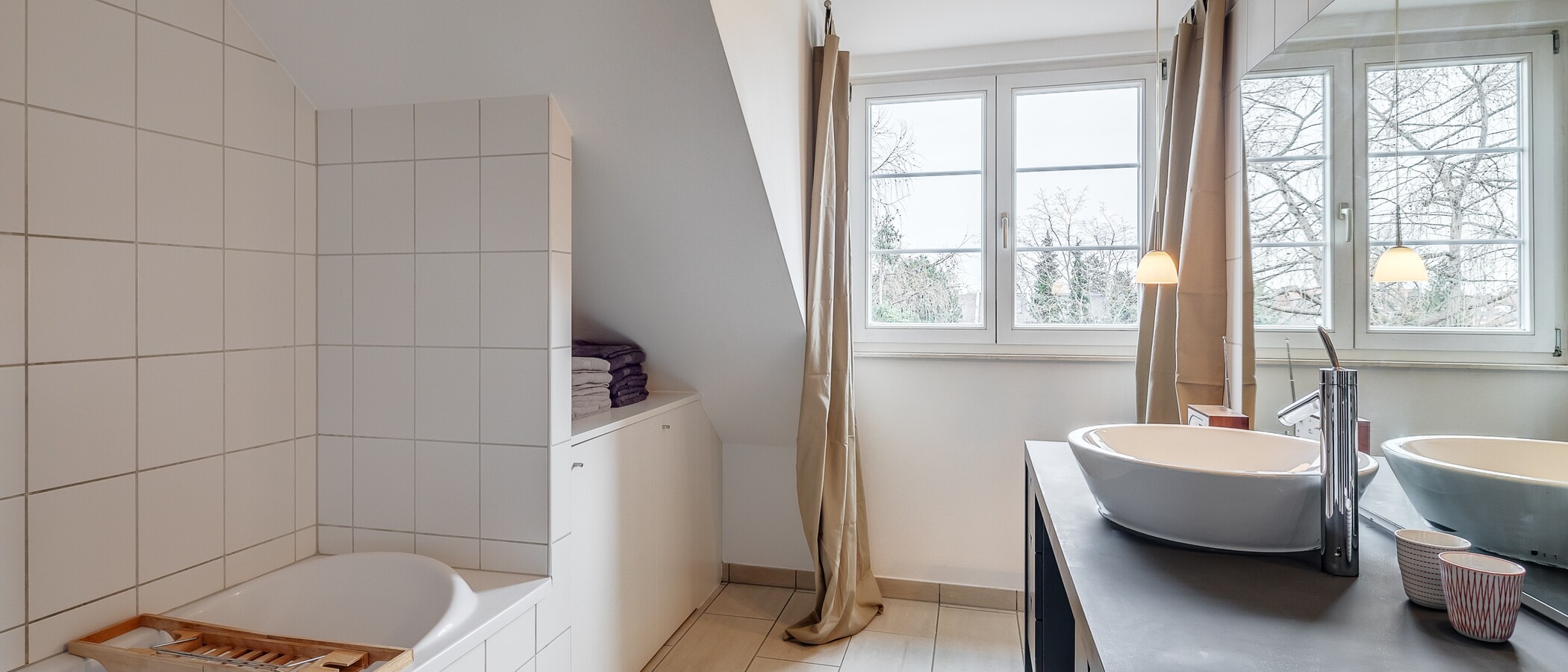 Dachgeschosswohnung München Nymphenburg 01 Badezimmer 12497