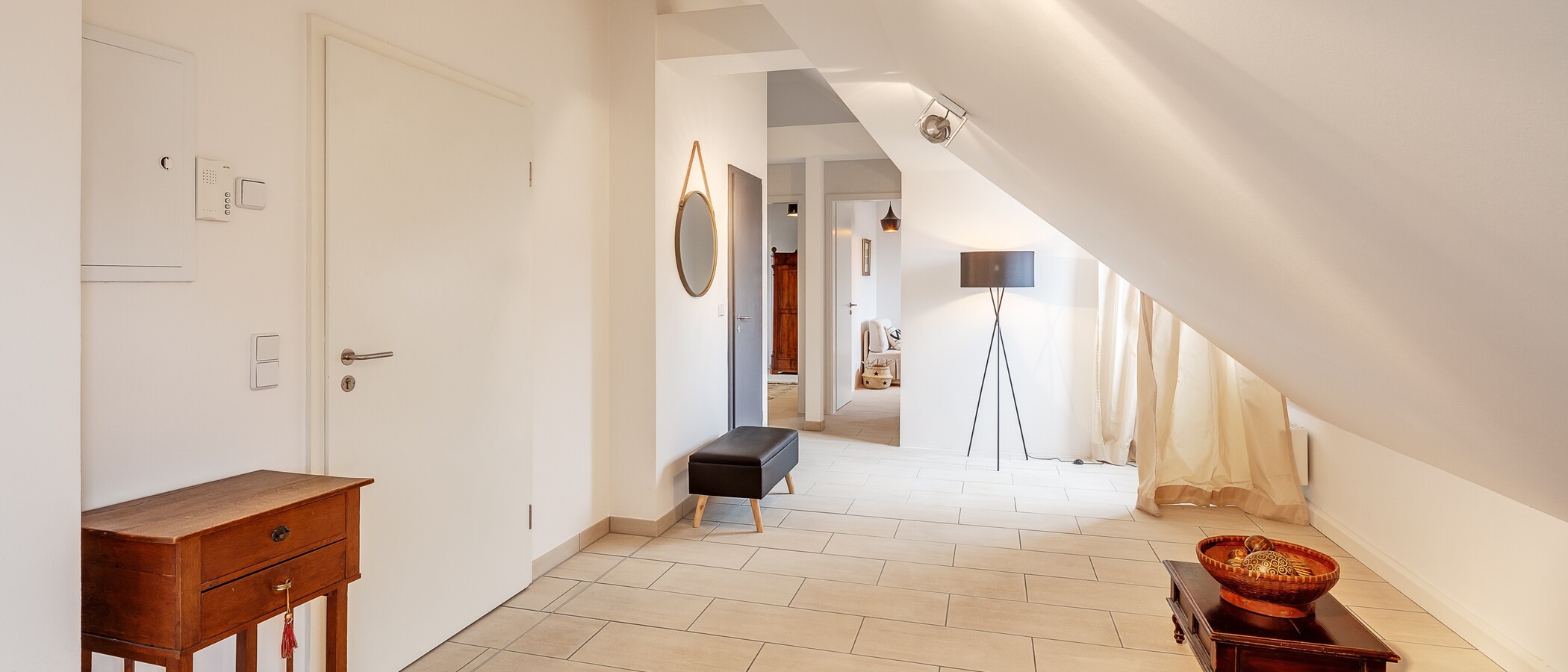 Dachgeschosswohnung München Nymphenburg 02 Flur/Gang 12497