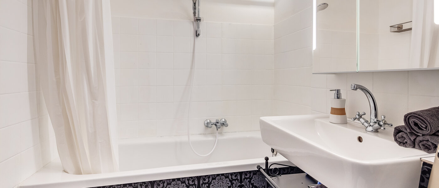 Wohnung München Arabellapark 01 Badezimmer 12513